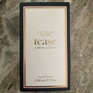 Victoria’s Secret Perfume- Tease (crème cloud)